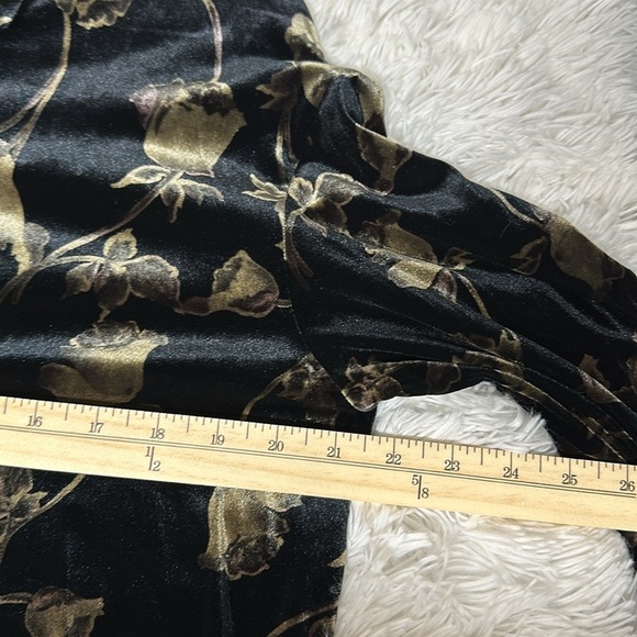 Uniform John Paul Richard Womens Button Up Shirt Floral crushed Velvet - Picture 6 of 7